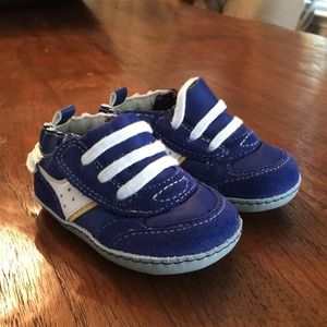 NWOT Robeez sneakers size 2